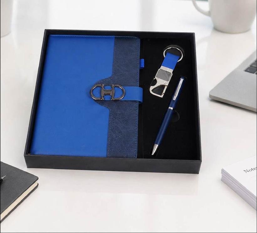 3-in-1 Buckle-Clasp Notebook Set