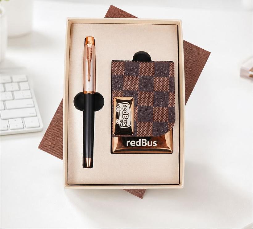 Checked Flip Card Holder & Pen Set
